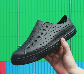 Vyriški batai 2021 naujas plonas laisvalaikio bateliai vaikščiojimo batai vyrų tinklinio vyrų madinga batai vasaros kvėpuojantis akių batai