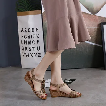 Pleišto kulnas ponios sandalai platforma moterų batai 2021 m. vasaros atsitiktinis minkštas soled batai didelio dydžio zawalcowany medienos grūdų Romos batai