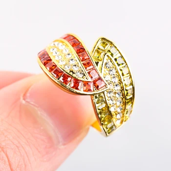 Išskirtinį Aukso Spalvos Išskirstytų Mikro Nutiesti CZ Stone Mados Žiedas Su Raudona Ir Žalia kalnų krištolas Žiedai Moterims Vestuvių Papuošalai